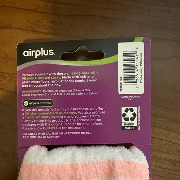 AirPlus Microfiber Aloe infused Vitamin Ultra Comfort Soft Fuzzy Socks - Picture 2 of 2